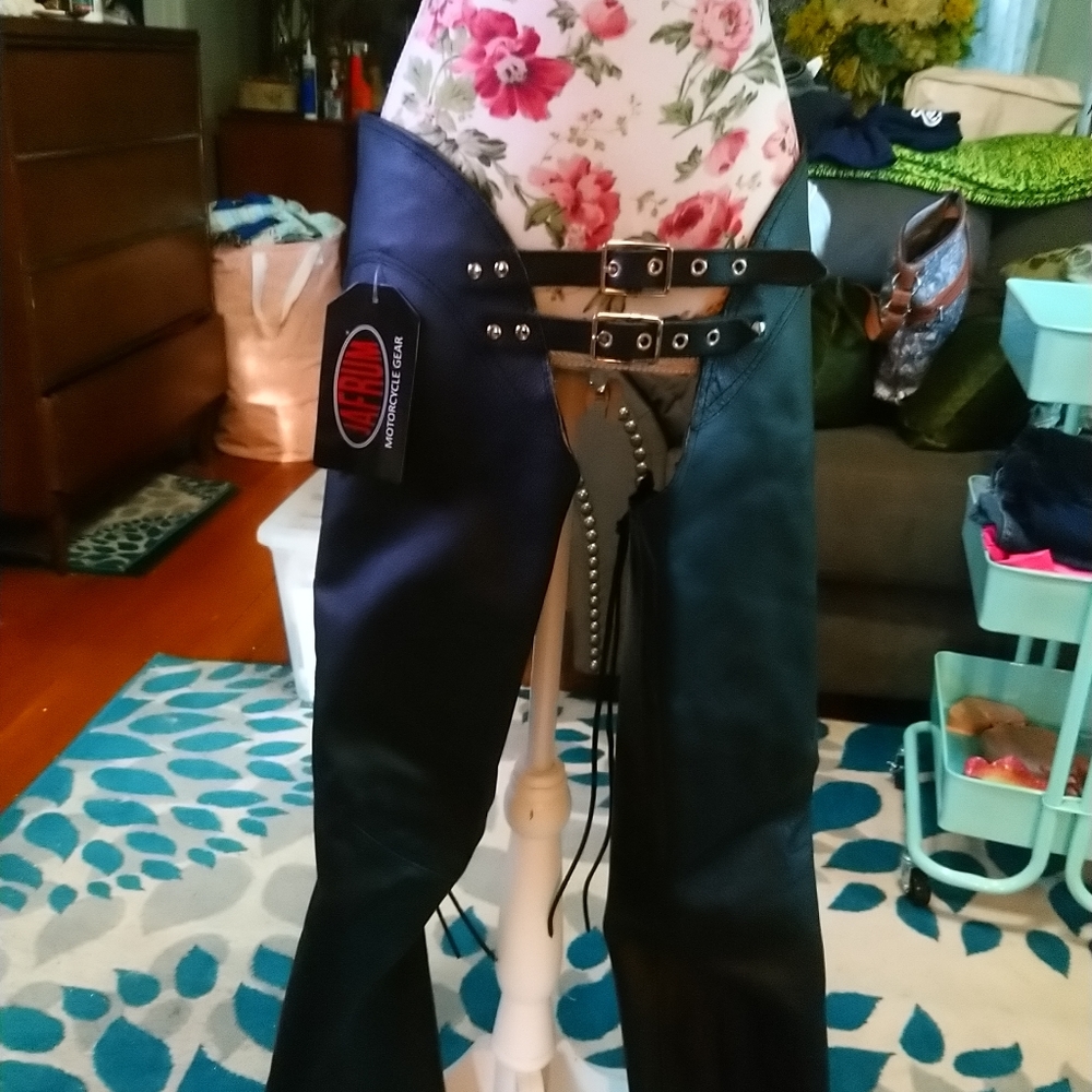 Leather chaps NWT Sexy hip huggers Small - Medium Women's sexy buckles